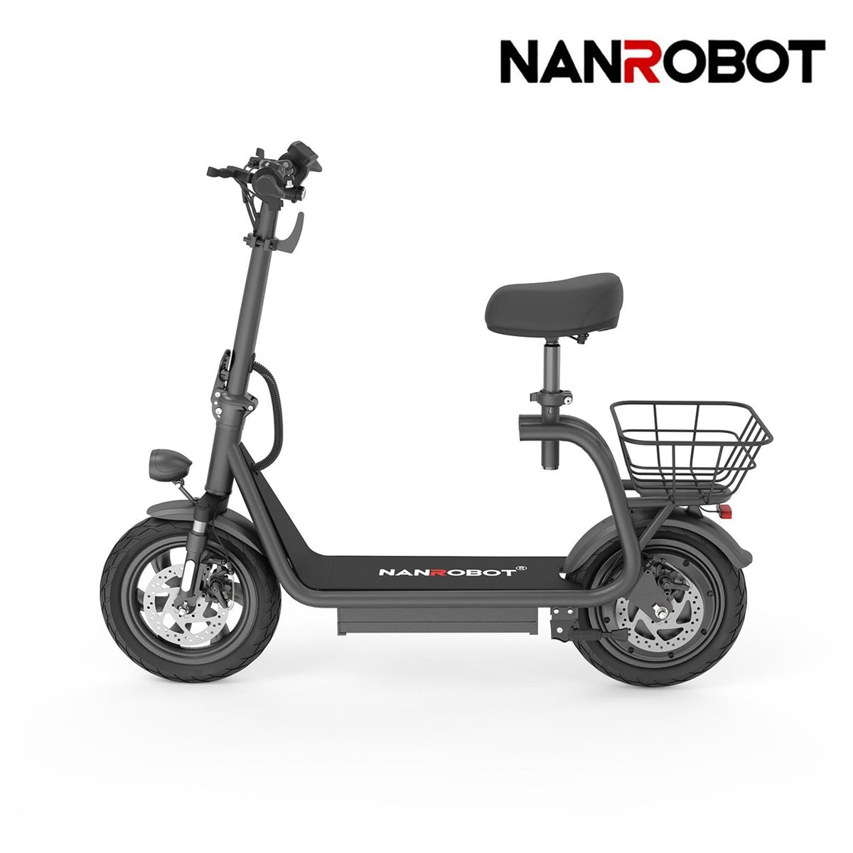 NANROBOT M5 sorozat – fekete üléses elektromos roller, stúdiófotó